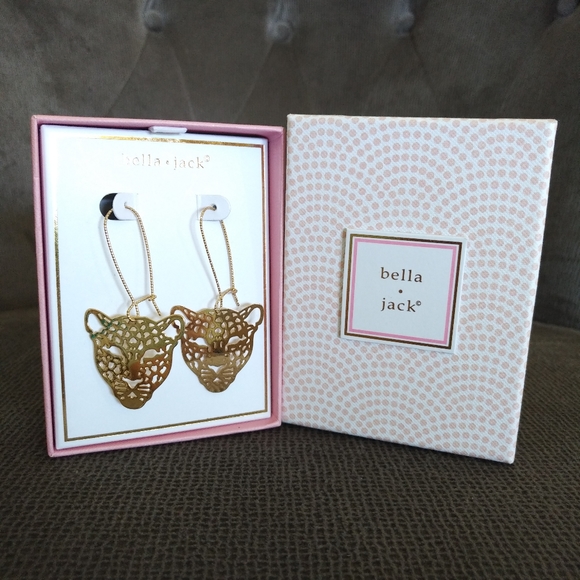 bella jack Laser Cut Leopard🐆 Head Earrings - Picture 3 of 13